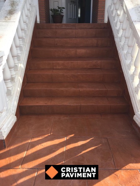 Escaleras en hormigón impreso
