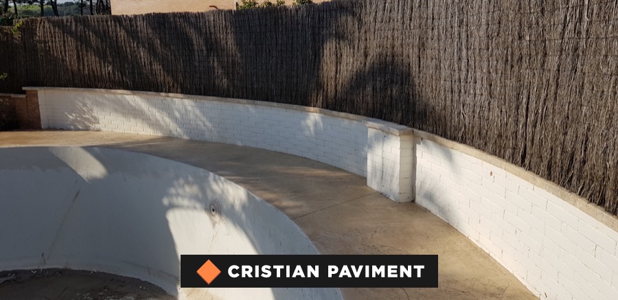 Hormigón impreso aplicado en la zona de la piscina
